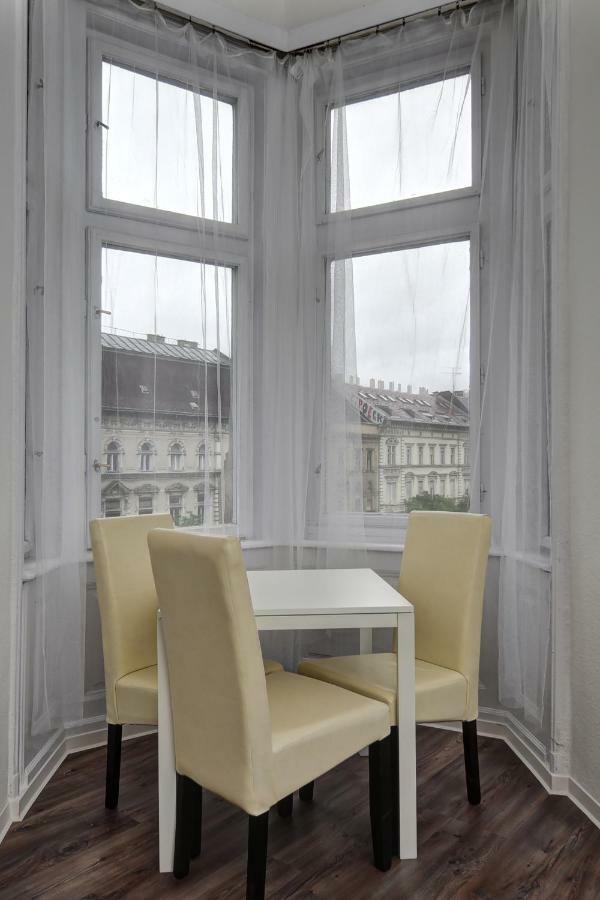 Heart Of Downtown Apartment Budapest Exterior foto