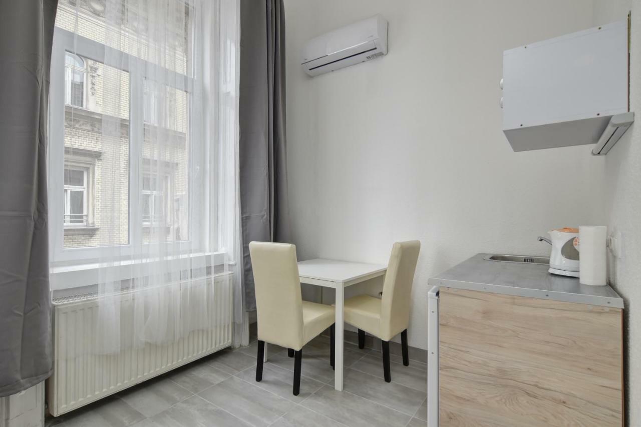 Heart Of Downtown Apartment Budapest Exterior foto